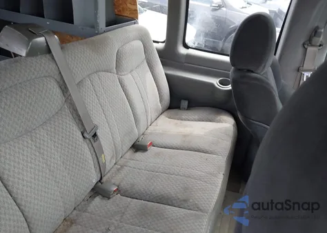 2005 Chevrolet Express из США, поврежденный, VIN 1GAHG35U751266220